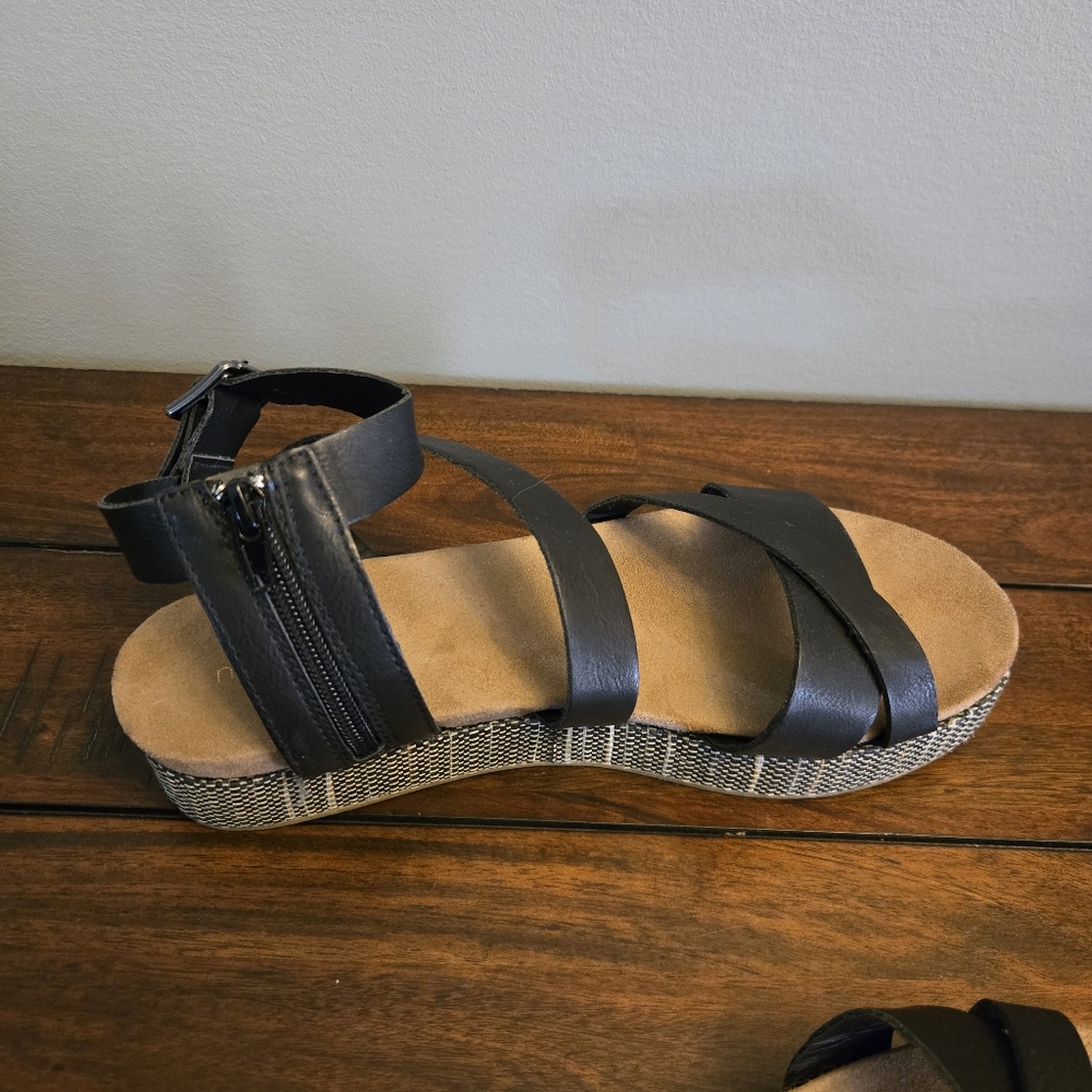 Maurices Black Strappy Platform Sandals - Picture 2 of 16